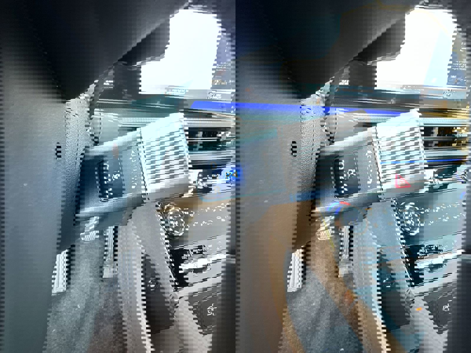 Used 2025 Hyundai Santa Fe Calligraphy image 16