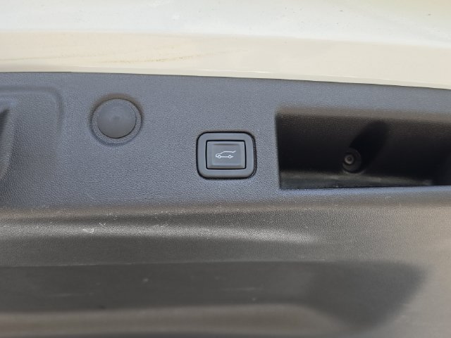 Used 2024 Chevrolet Equinox LT FWD image 8