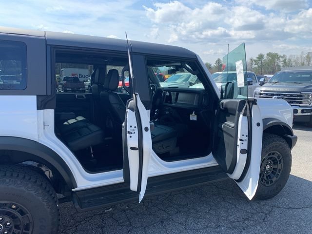 New 2026 Ford Bronco Outer Banks w/ Sasquatch Package AWD/4WD image 12