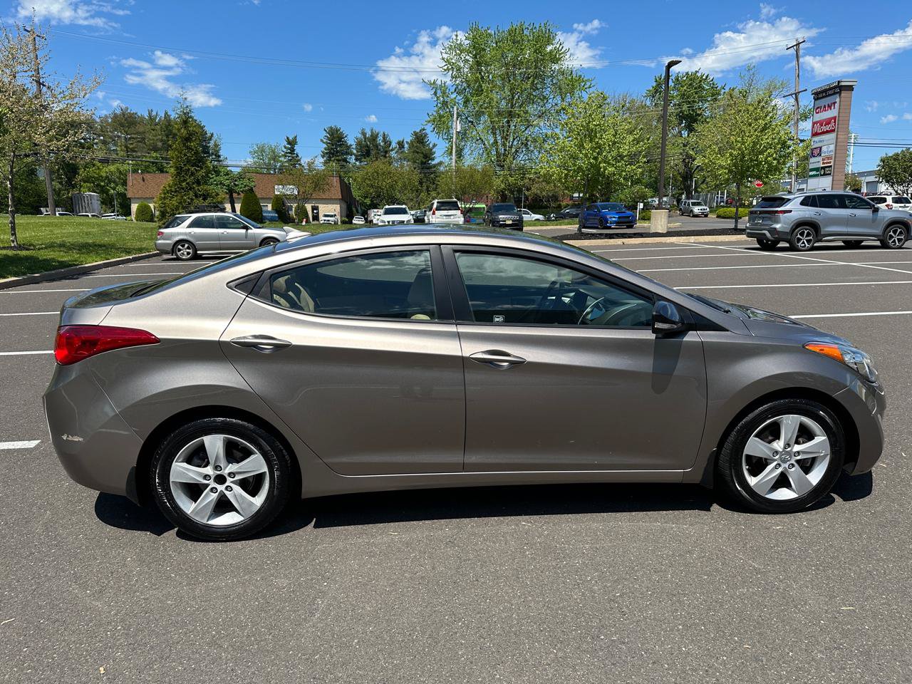 Used 2013 Hyundai Elantra GLS w/ Preferred Pkg FWD image 5