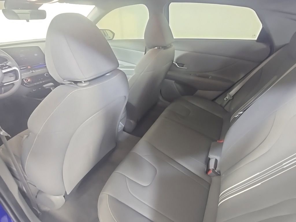 Used 2024 Hyundai Elantra SEL image 27