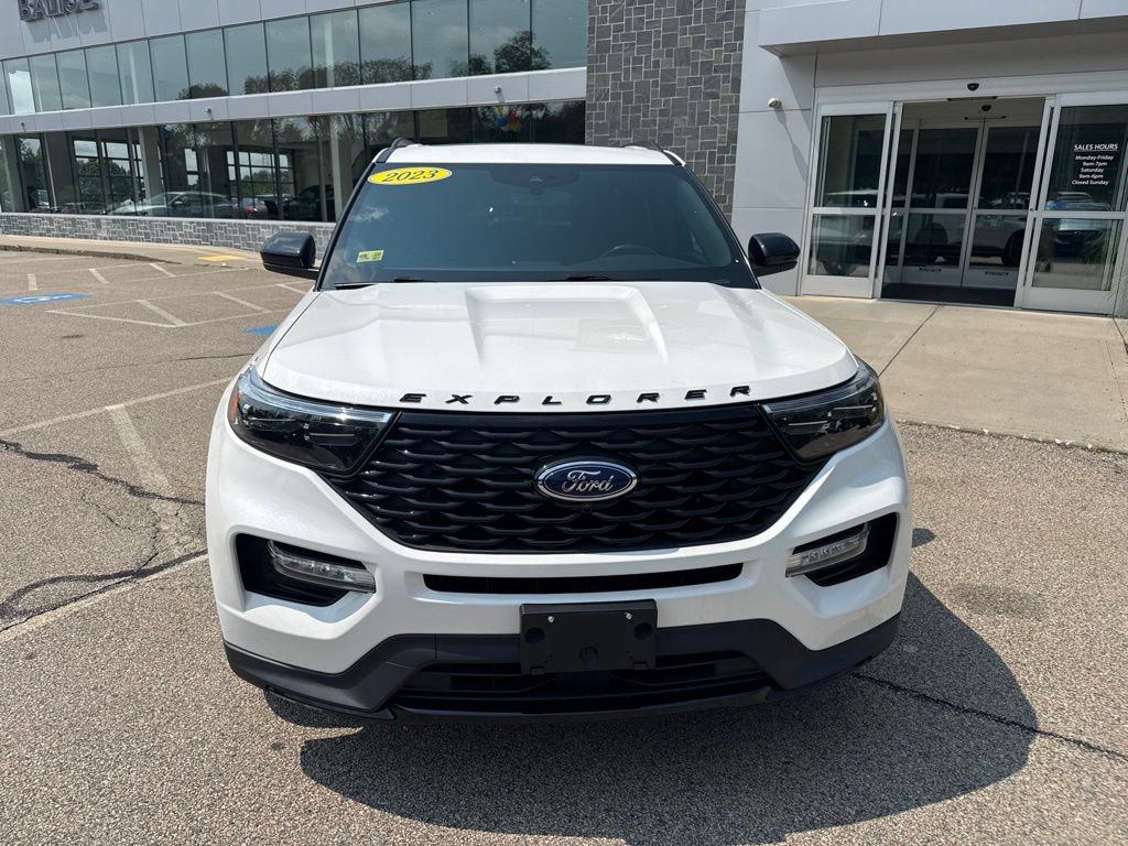 Used 2023 Ford Explorer ST-Line w/ Class IV Trailer Tow Package AWD/4WD image 6