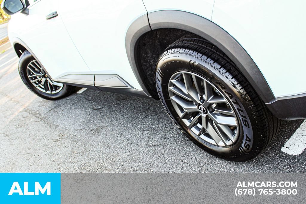 Used 2024 Nissan Rogue S FWD image 14