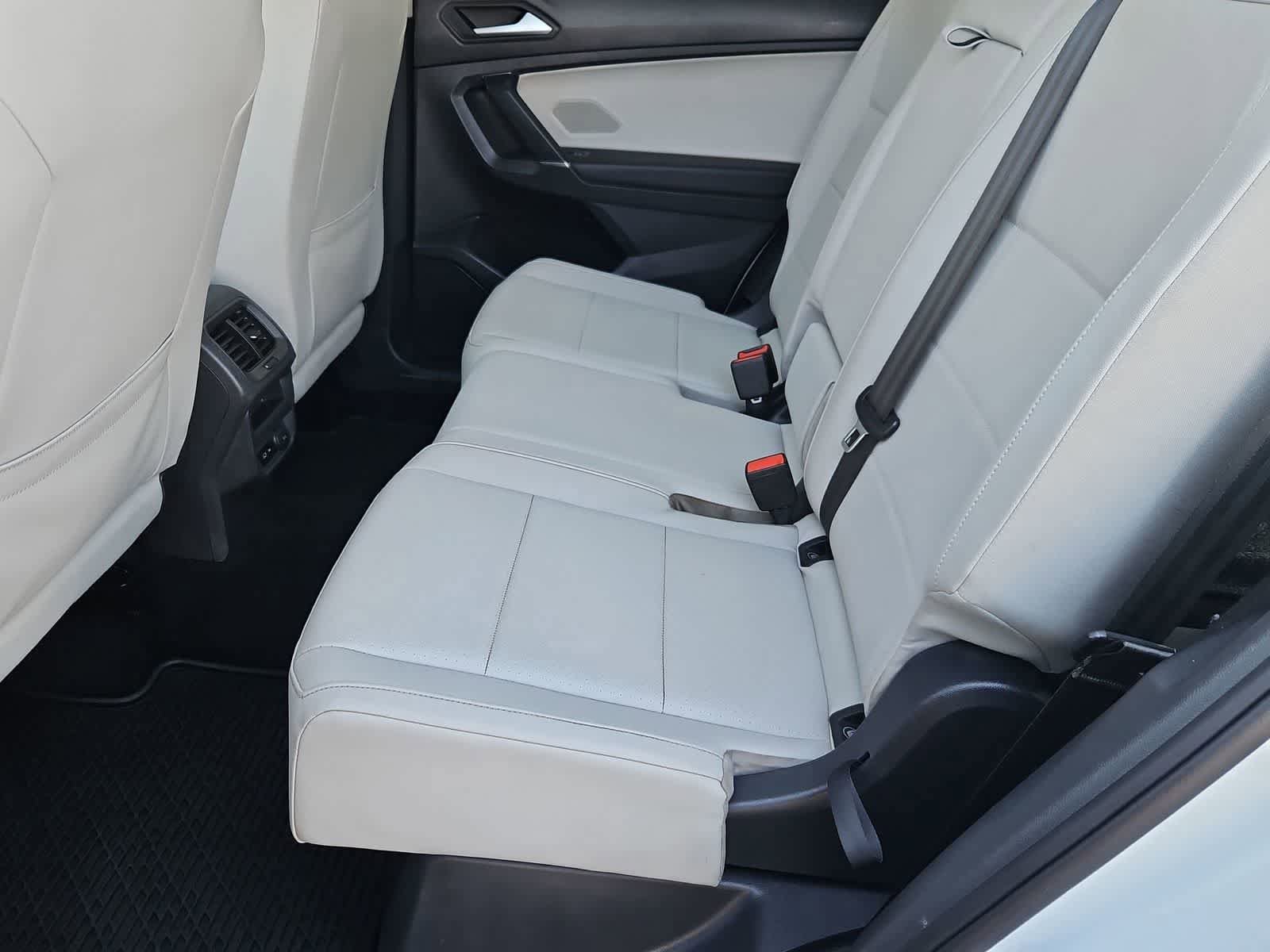 Used 2020 Volkswagen Tiguan SE w/ Panoramic Sunroof Package image 20
