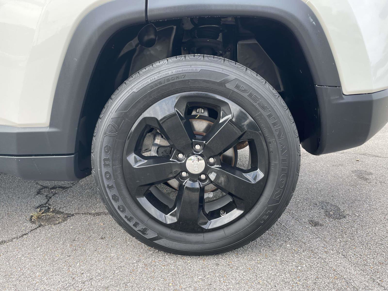 Used 2020 Jeep Compass Latitude w/ Cold Weather Group image 28