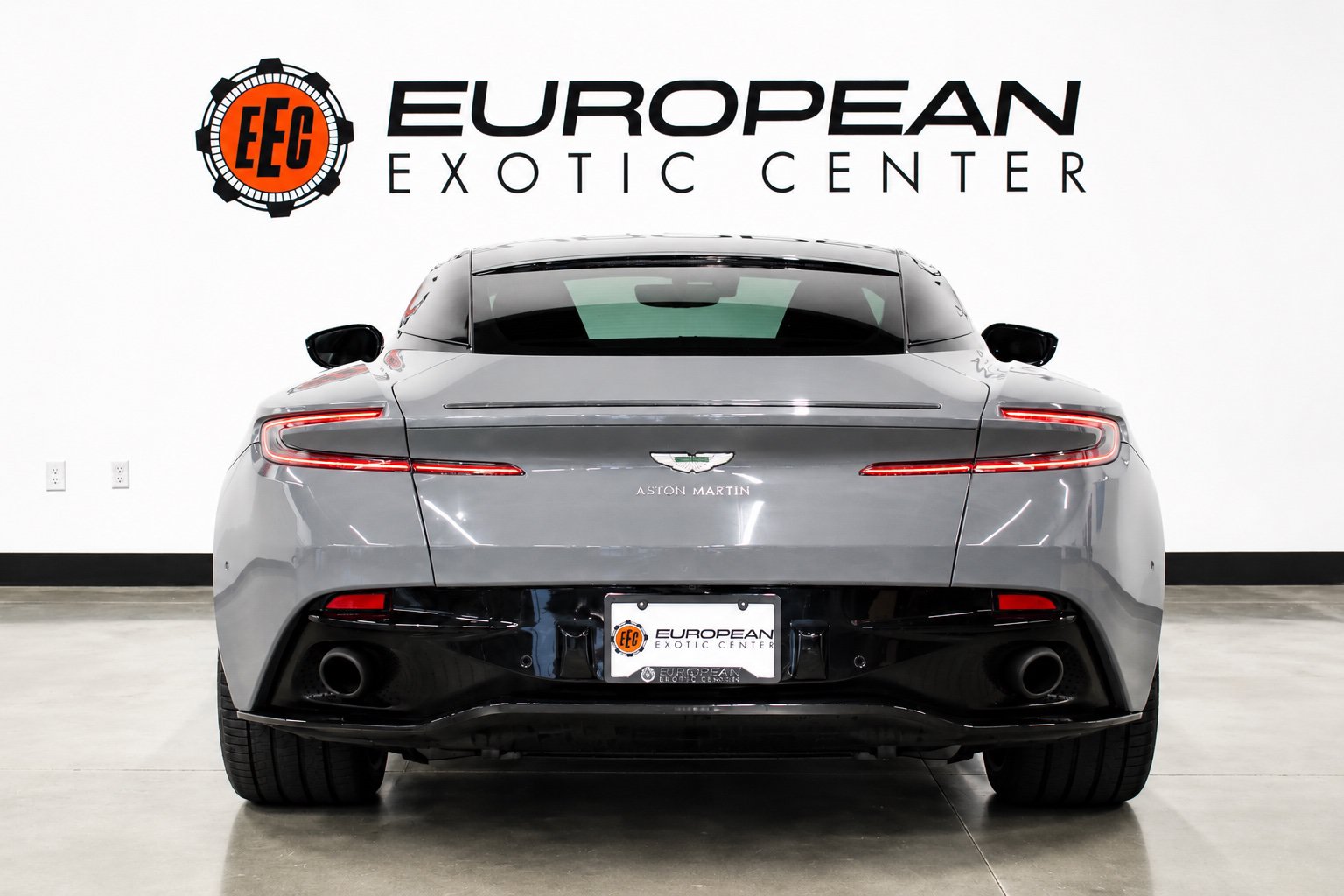 Used 2018 Aston Martin DB11 V12 RWD image 21
