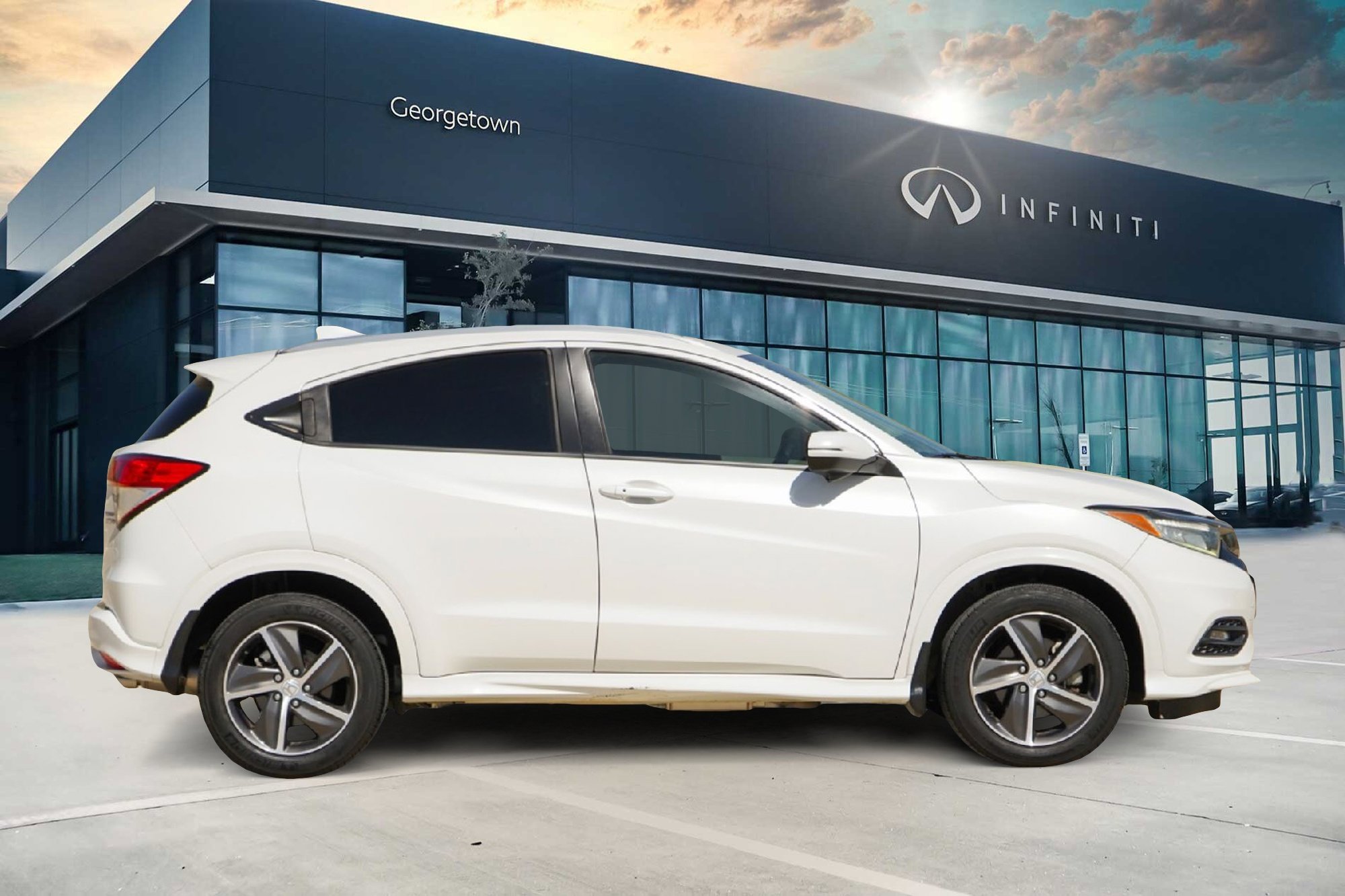 Used 2020 Honda HR-V Touring image 3