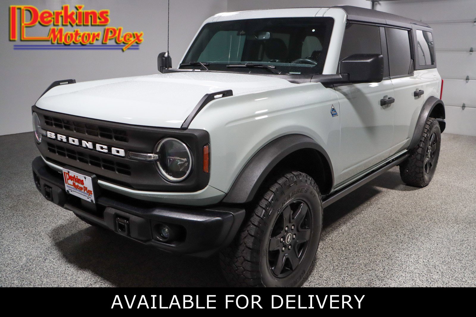 Used 2023 Ford Bronco Black Diamond AWD/4WD image 1