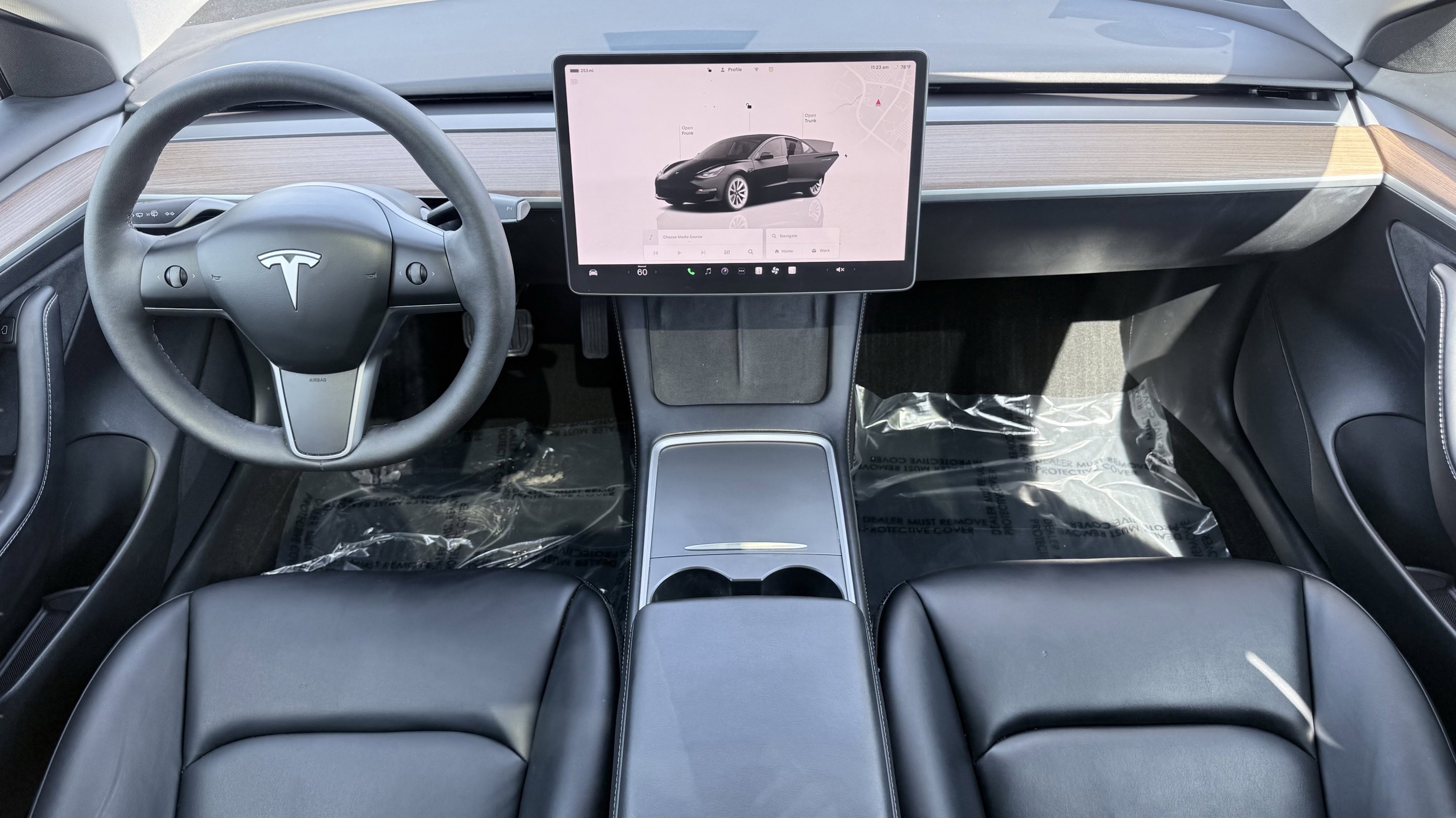 Used 2023 Tesla Model 3 Standard Range image 2