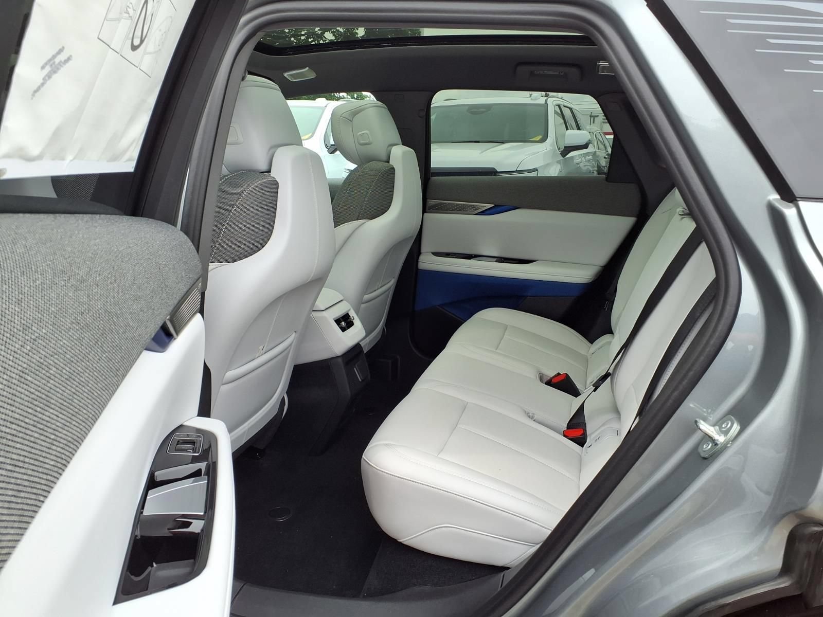 New 2027 Cadillac Optiq Sport w/ LPO, Floor Liner Package AWD/4WD image 9