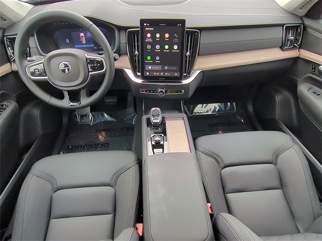 New 2026 Volvo XC90 B6 Plus w/ Protection Package Premier image 18