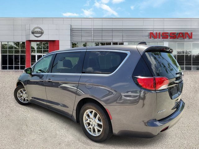 Used 2023 Chrysler Voyager LX FWD image 5