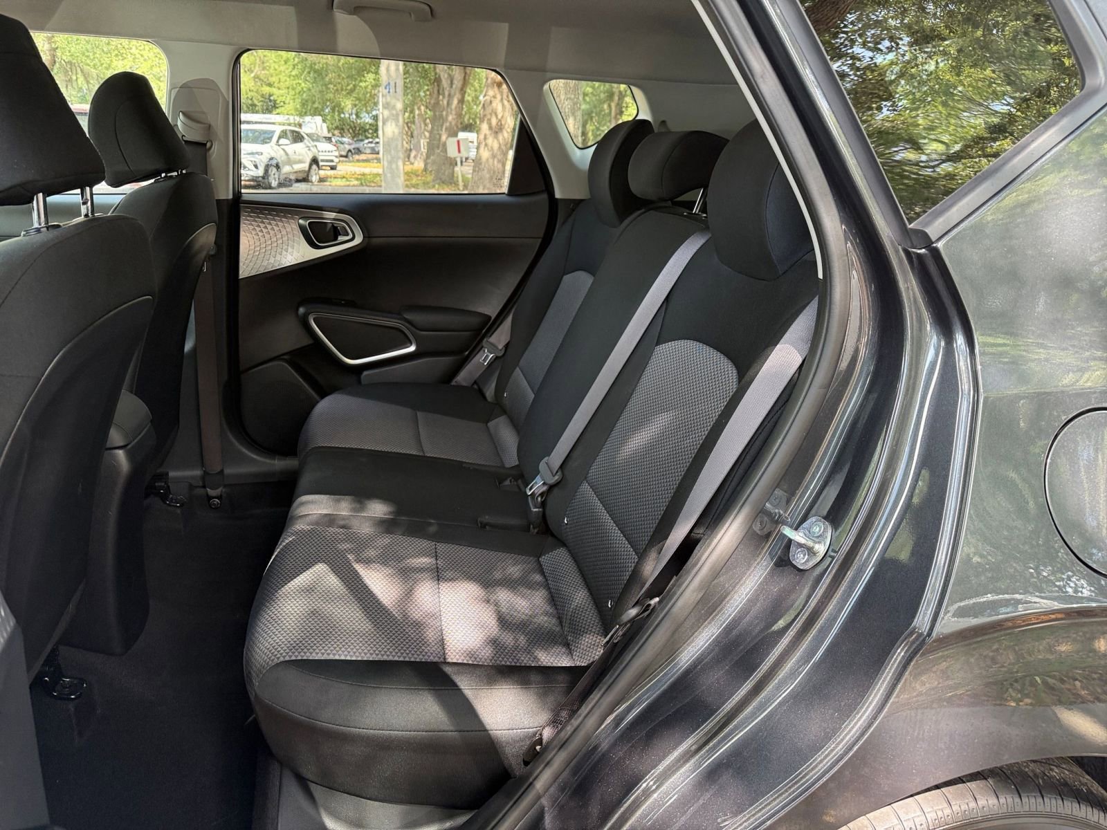 Used 2025 Kia Soul LX w/ LX Technology Package FWD image 36