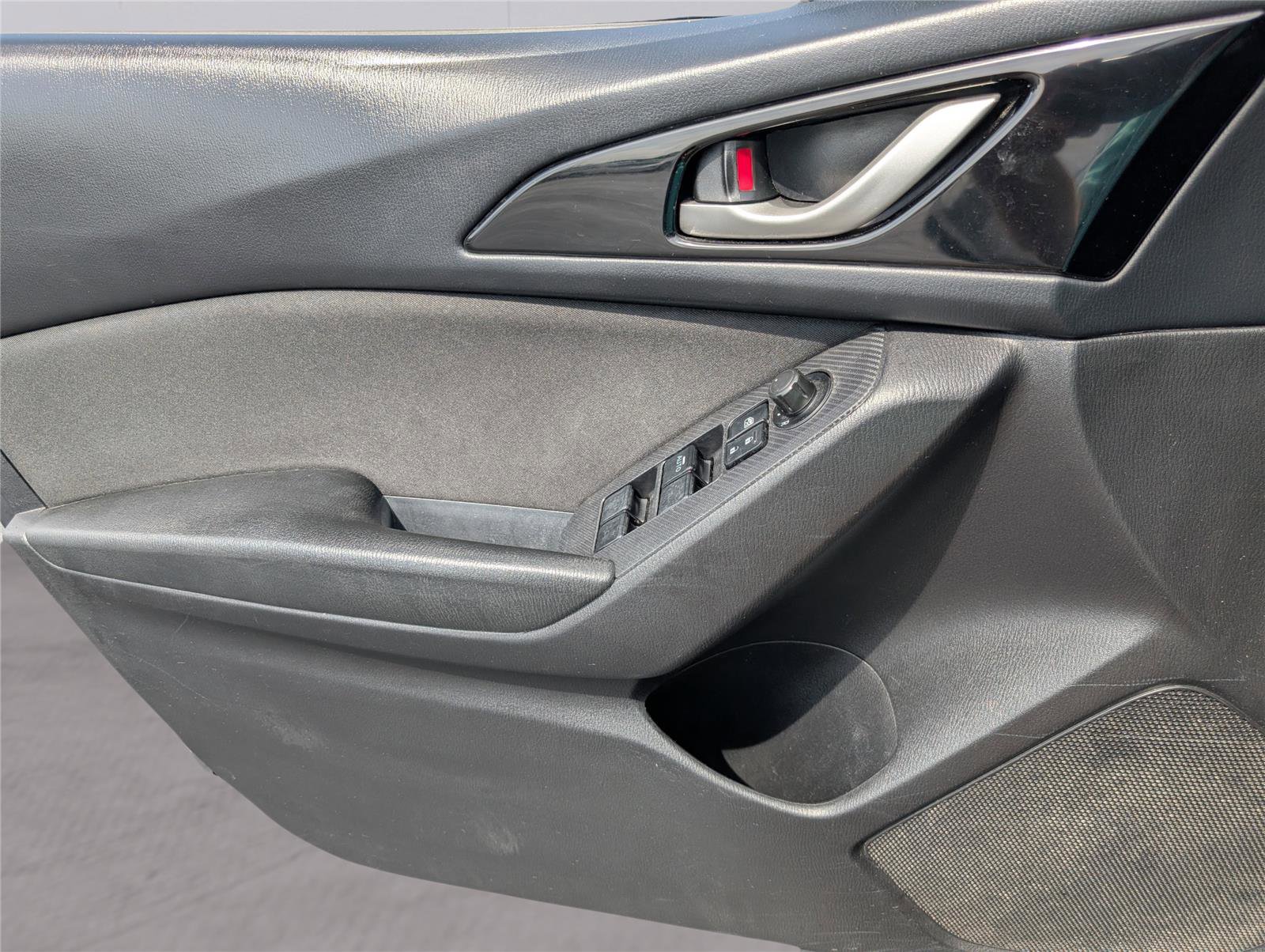 Used 2016 MAZDA MAZDA3 i Sport w/ Preferred Equipment Package image 14