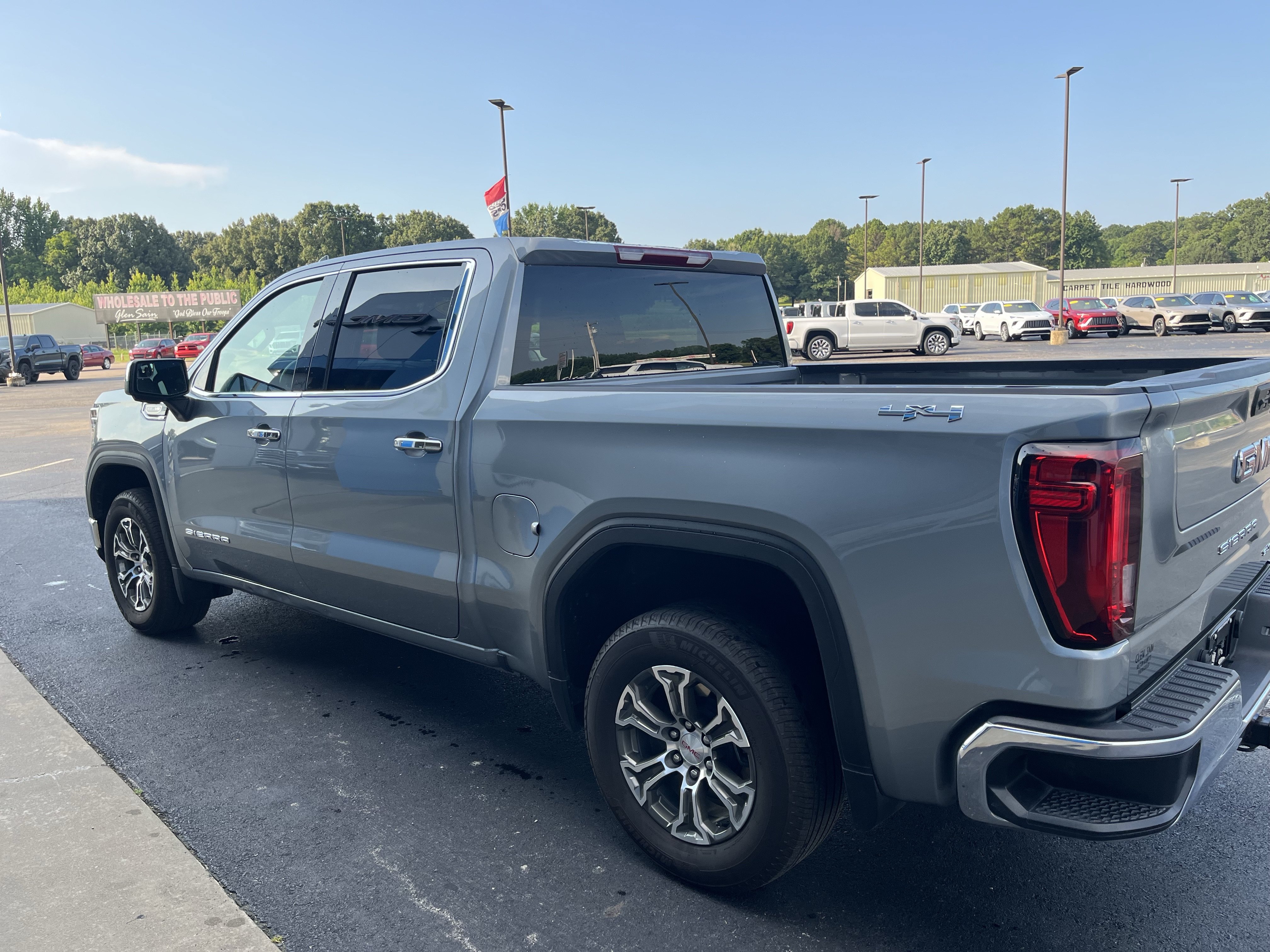 Used 2025 GMC Sierra 1500 SLT AWD/4WD image 5