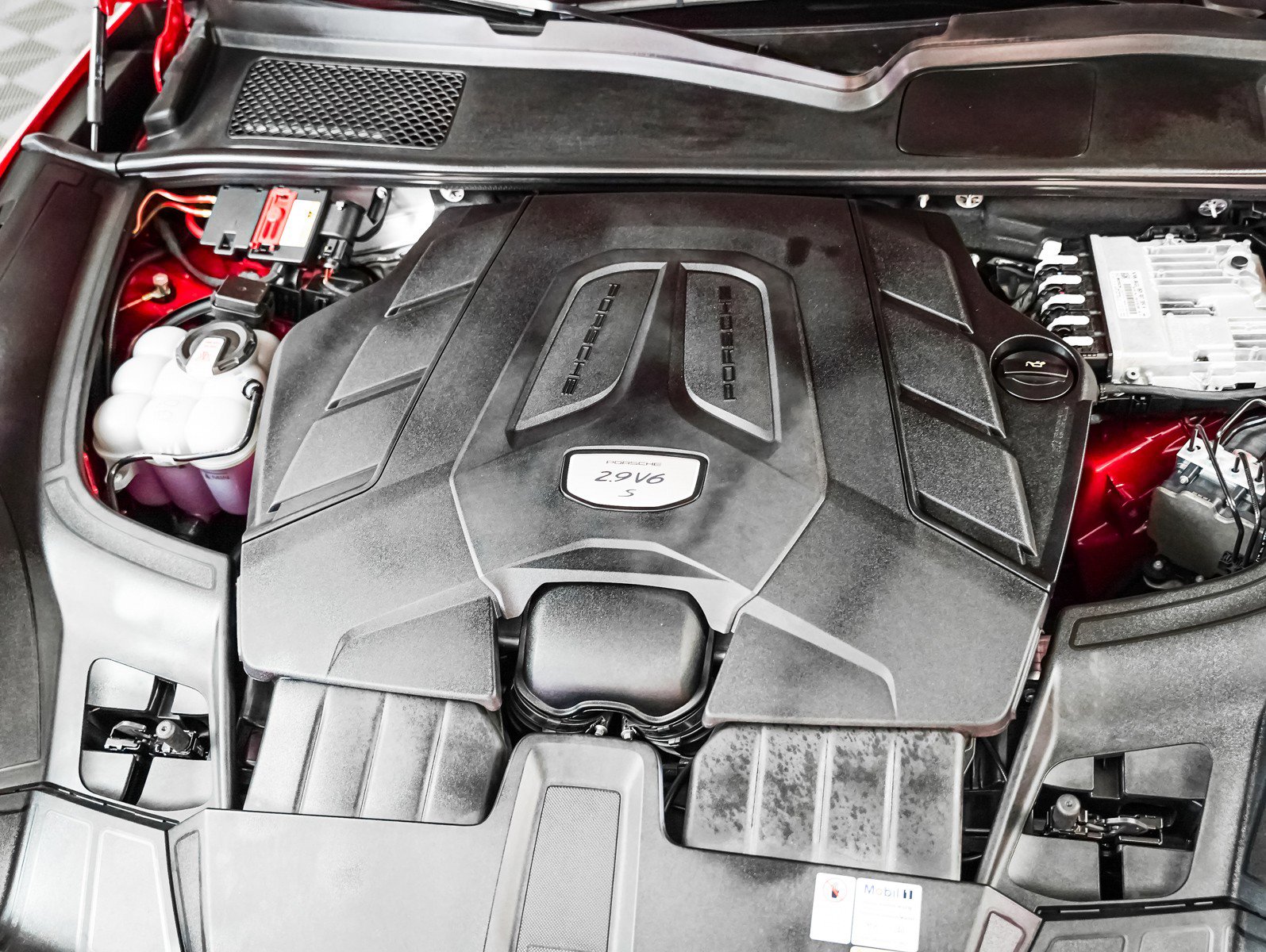 Certified 2022 Porsche Cayenne S image 12