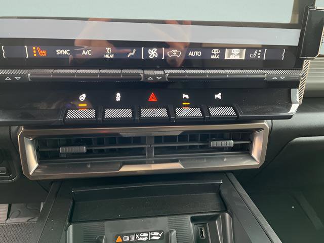 New 2025 GMC Hummer EV 2X w/ LPO, Dark Essentials Package image 15