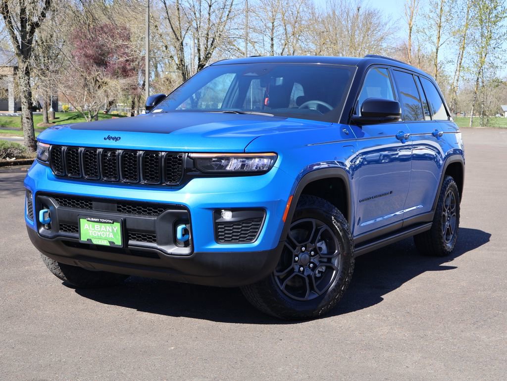 Used 2024 Jeep Grand Cherokee Trailhawk w/ Luxury Tech Group III AWD/4WD image 1