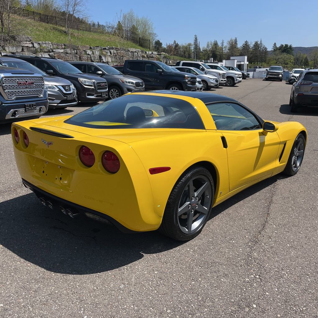 Used 2007 Chevrolet Corvette Coupe w/ Preferred Equipment Group RWD image 2