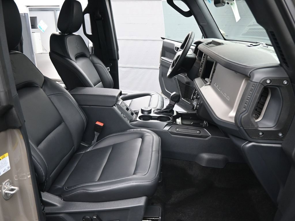 New 2026 Ford Bronco Outer Banks image 2