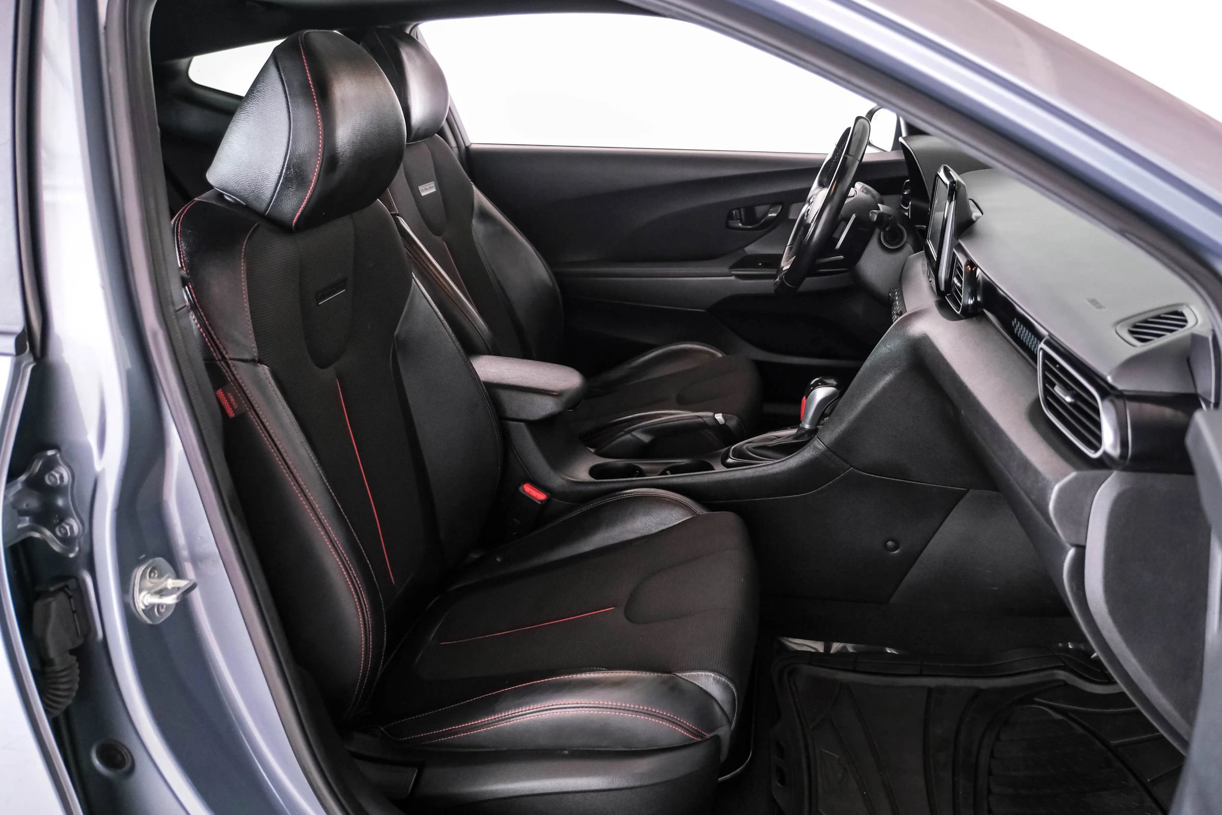 Used 2021 Hyundai Veloster 2.0 Premium FWD image 33