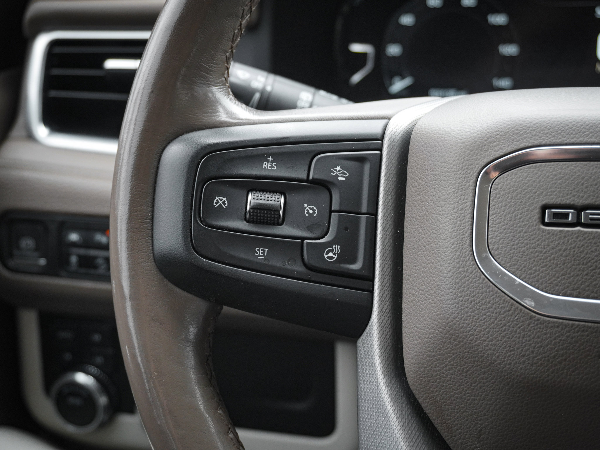 Used 2022 GMC Yukon Denali image 19