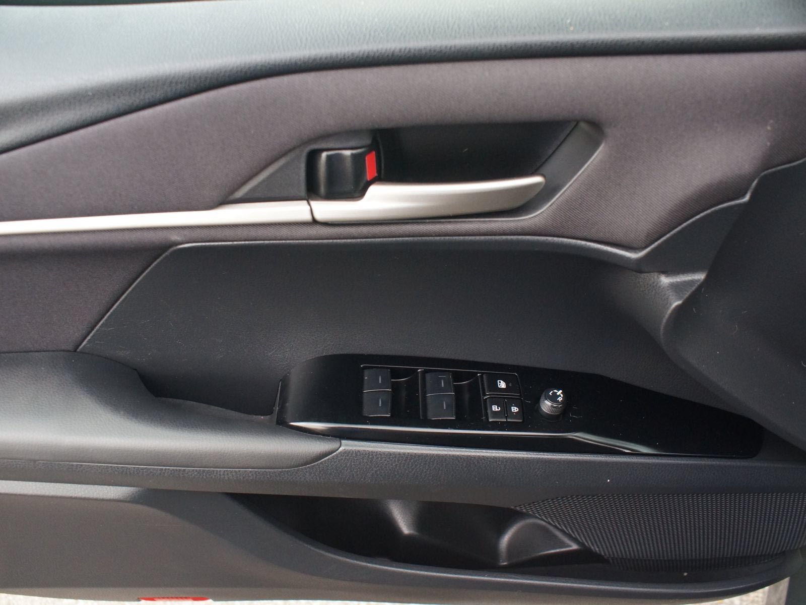 Used 2025 Toyota Camry LE FWD image 28