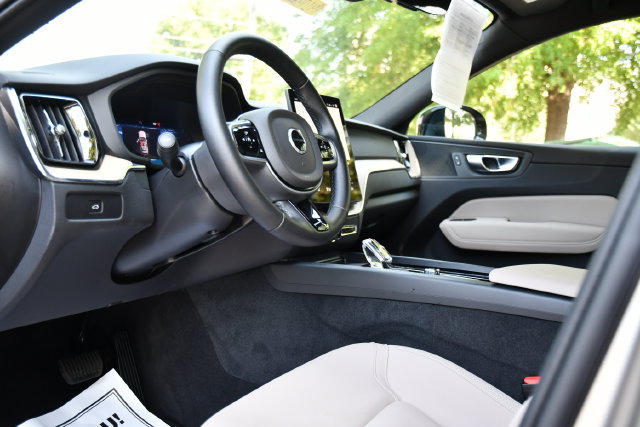 Used 2026 Volvo XC60 B5 Plus AWD/4WD image 16