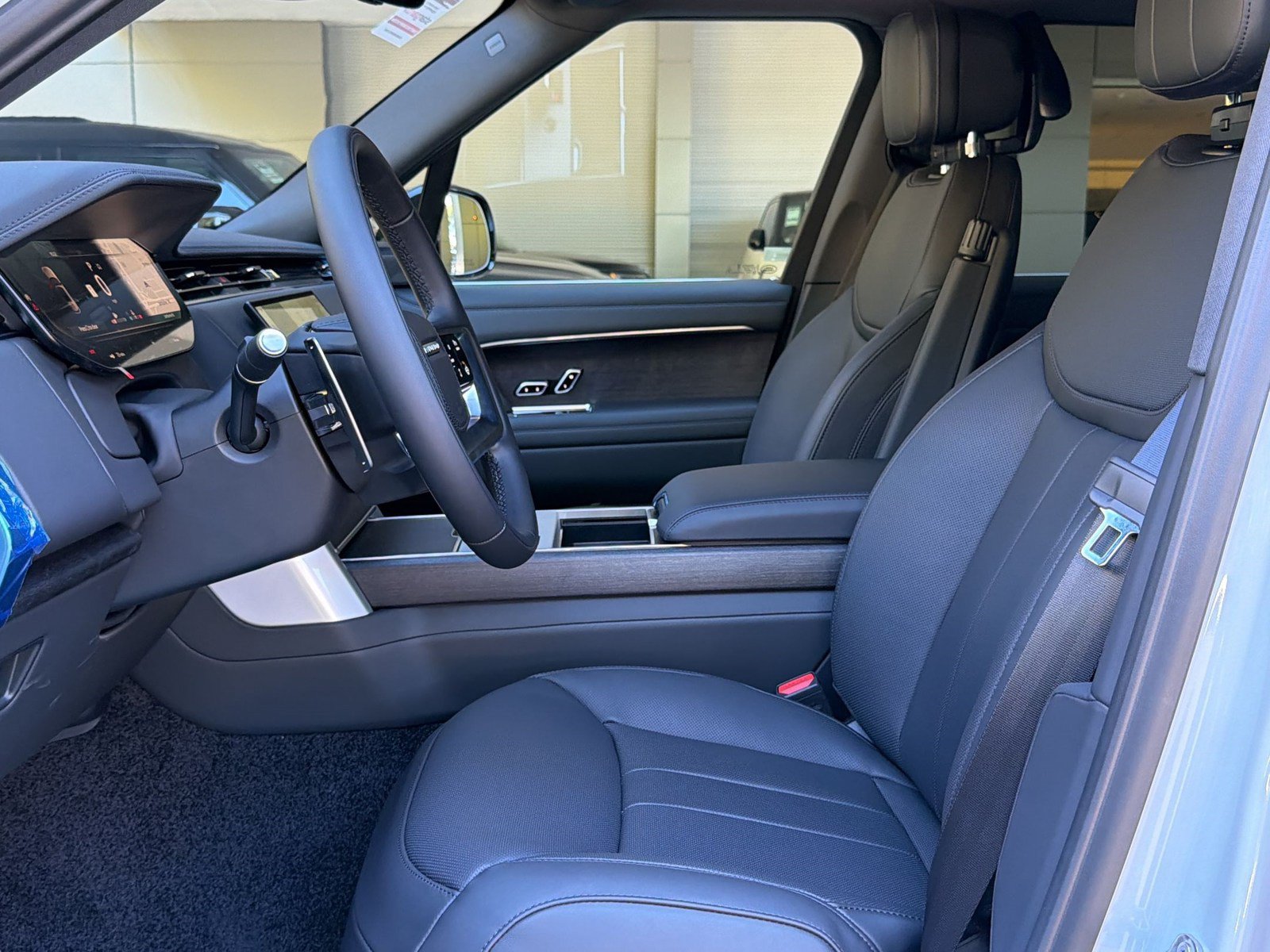 New 2026 Land Rover Range Rover SE AWD/4WD image 5