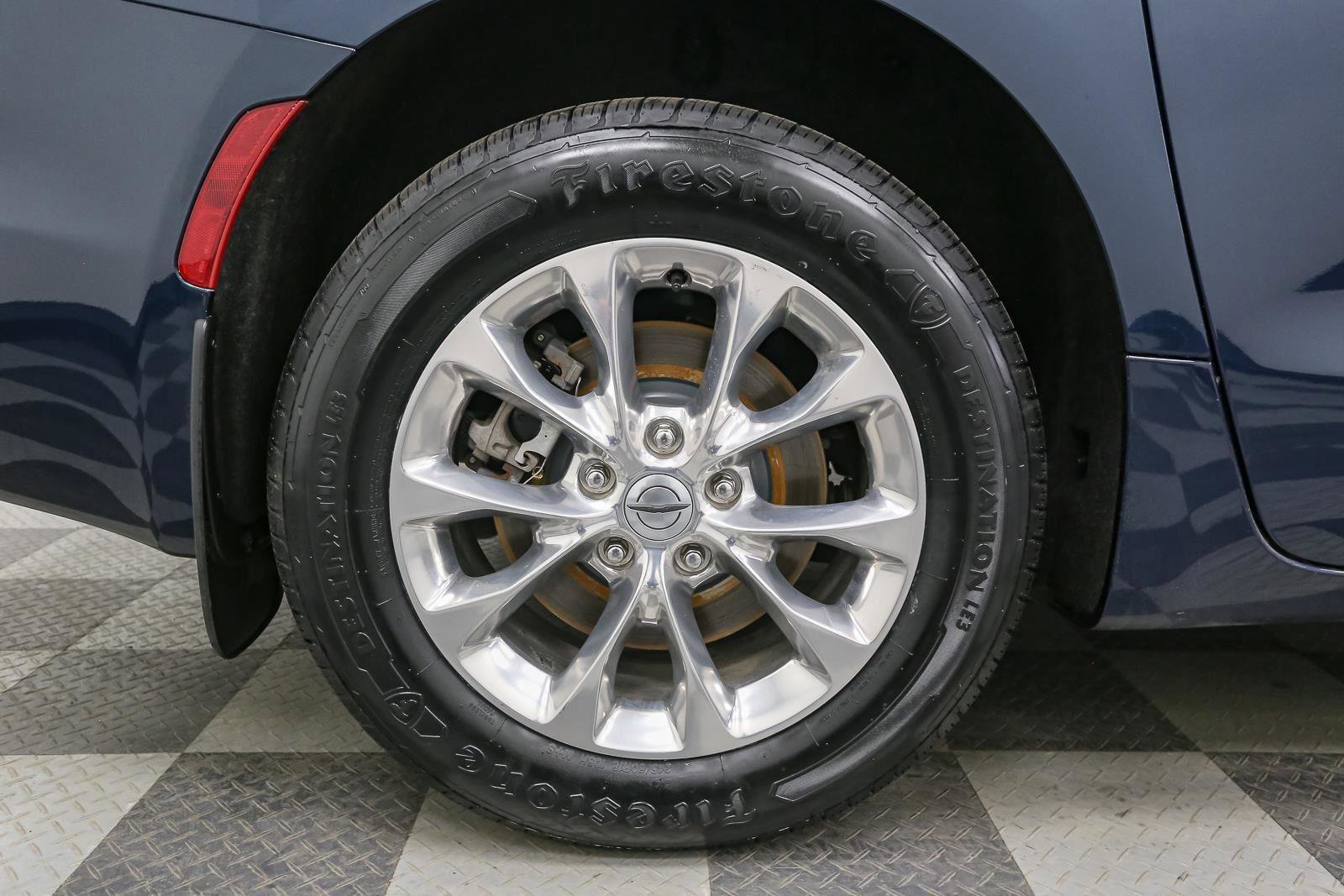 Used 2022 Chrysler Pacifica Touring-L image 19