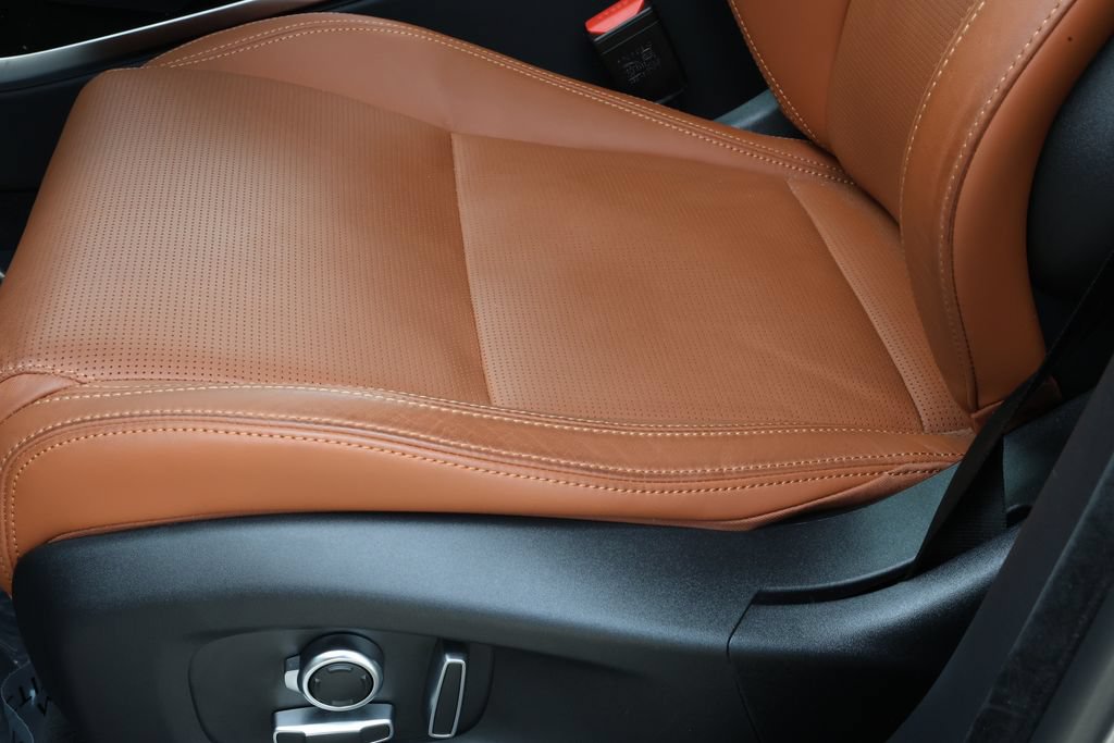 Certified 2026 Jaguar F-PACE R-Dynamic S AWD/4WD image 17
