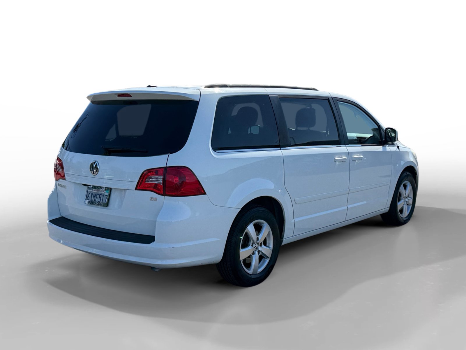 Used 2011 Volkswagen Routan SE FWD image 5