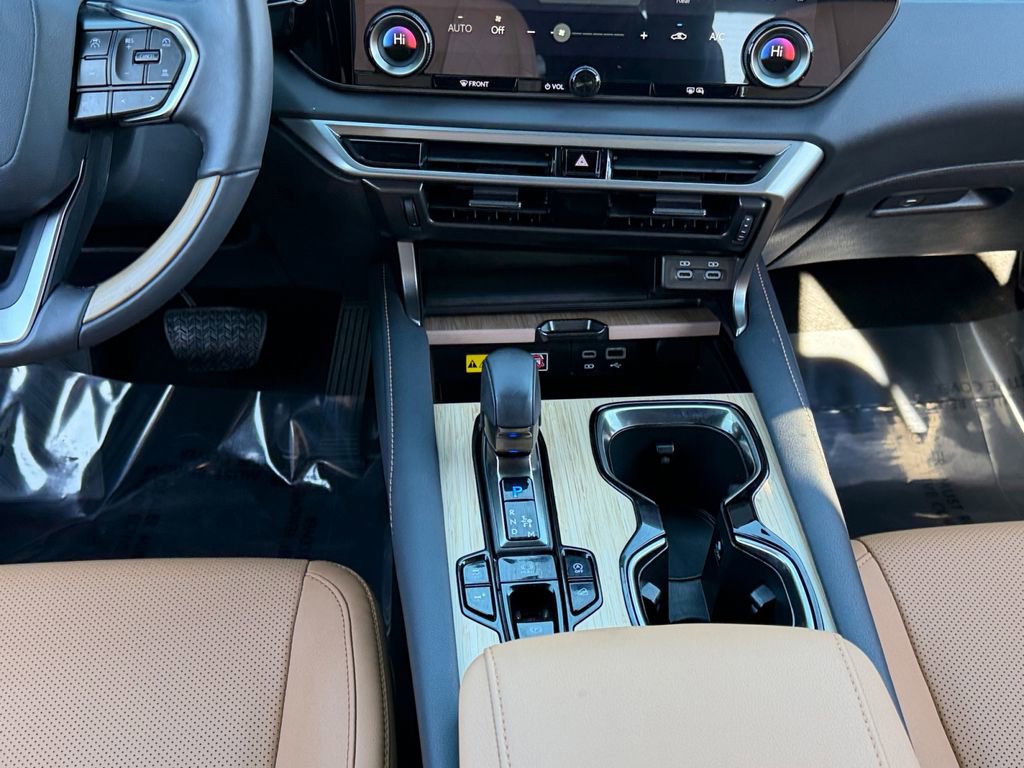 Used 2025 Lexus RX 350 Premium image 12