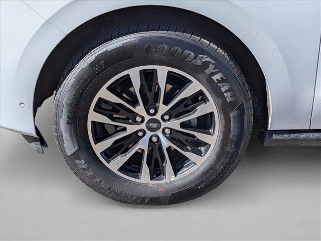 Used 2025 Ford Expedition Platinum AWD/4WD image 9