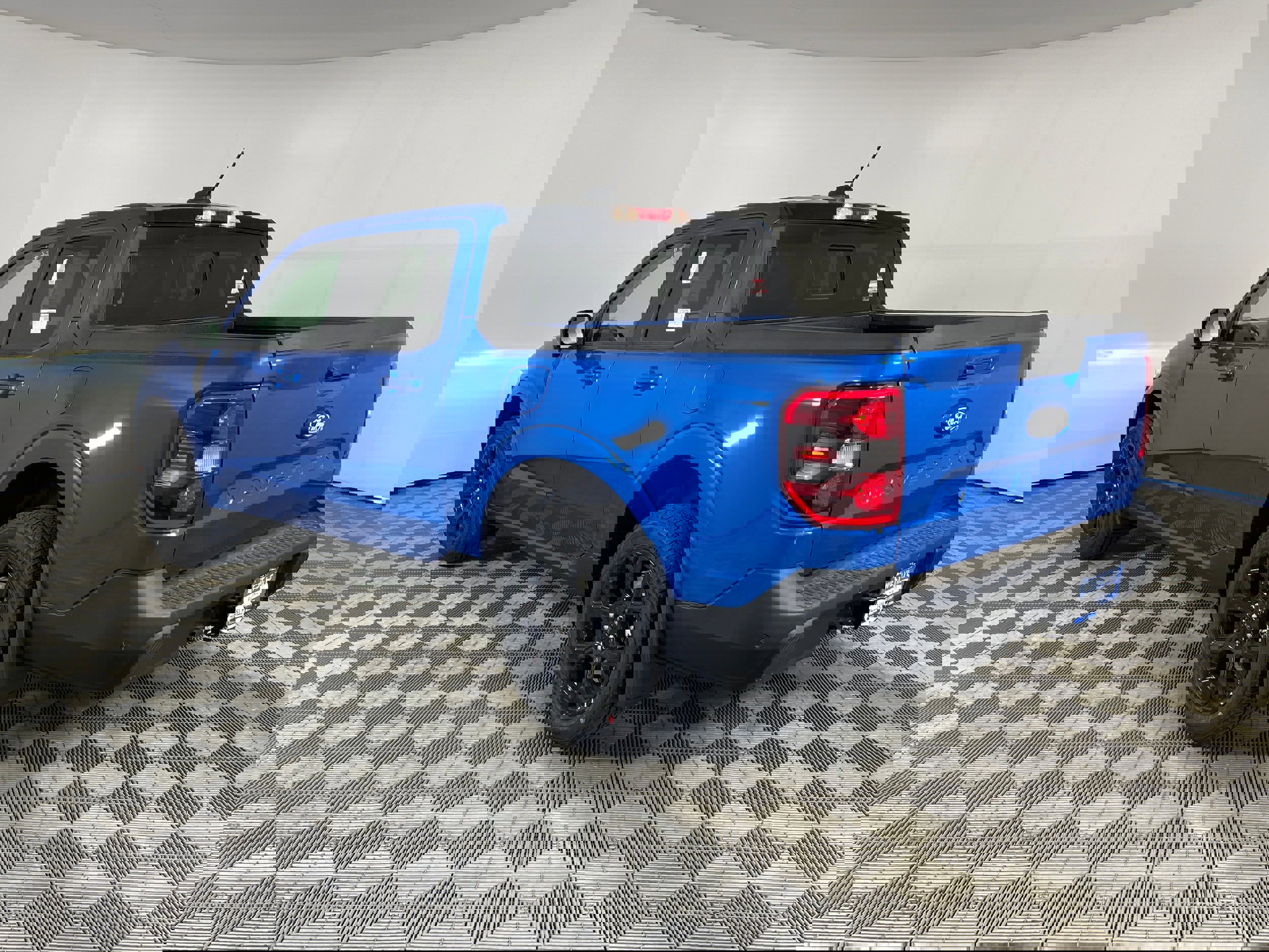 New 2025 Ford Maverick Lariat w/ Black Appearance Package image 5