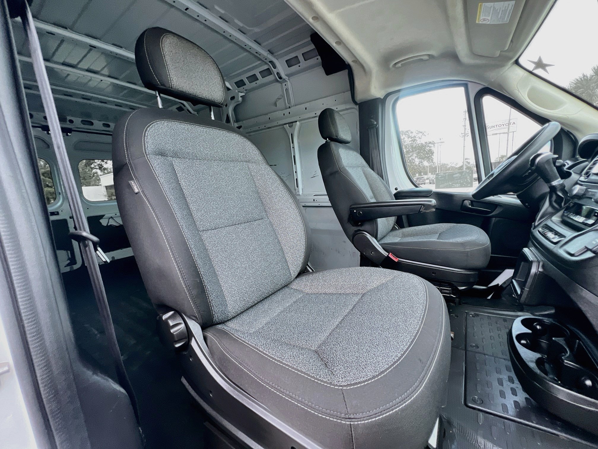 Used 2023 RAM ProMaster 2500 FWD image 31