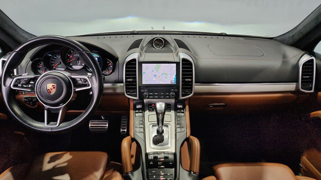 Used 2017 Porsche Cayenne GTS image 19