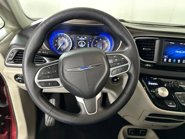 Used 2019 Chrysler Pacifica Touring Plus w/ Tire & Wheel Group image 14