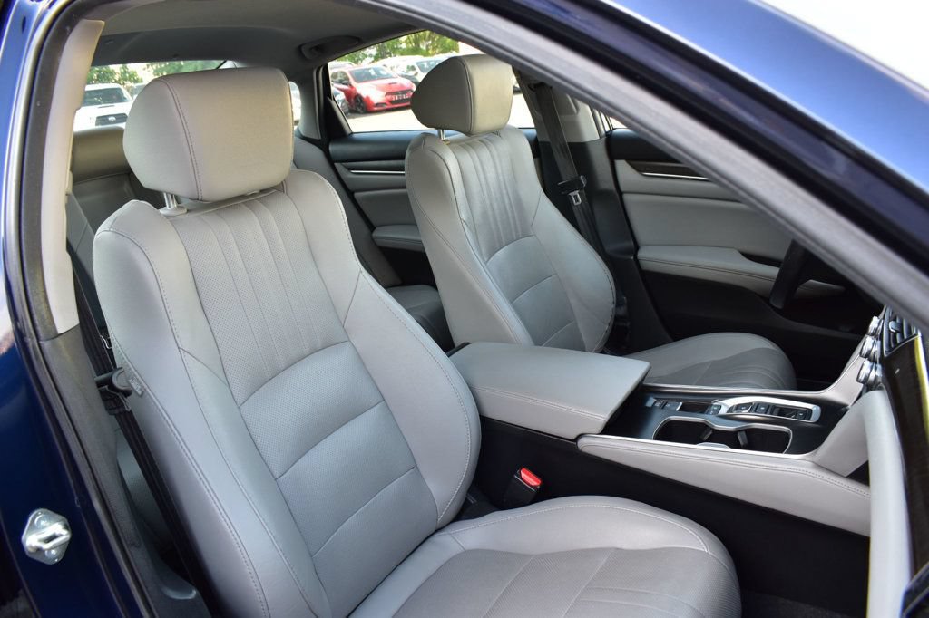 Used 2019 Honda Accord Touring image 19