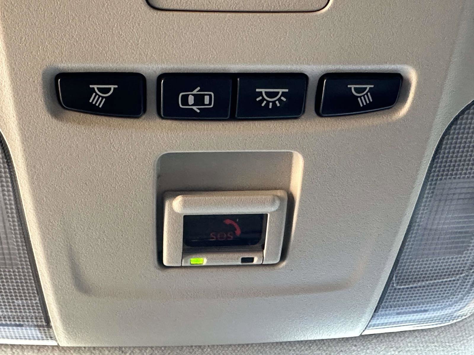 Used 2021 Toyota Corolla LE w/ Carpet Mat Package (TMS) FWD image 30