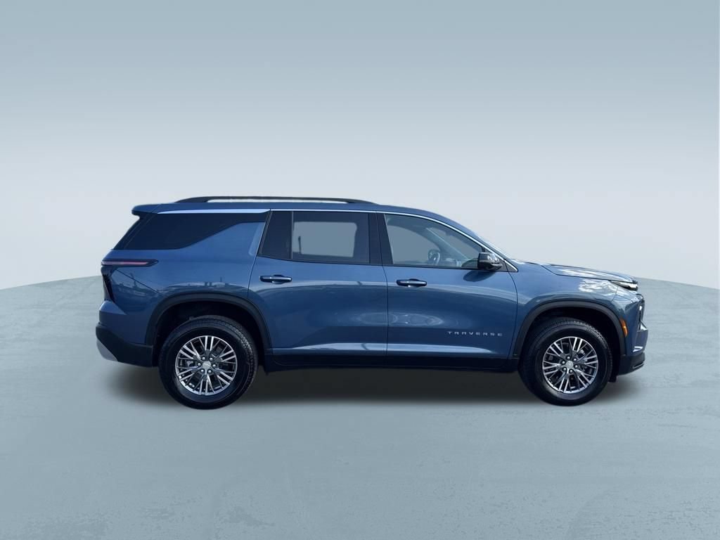 Used 2026 Chevrolet Traverse LT w/ Driver Confidence Package FWD image 9