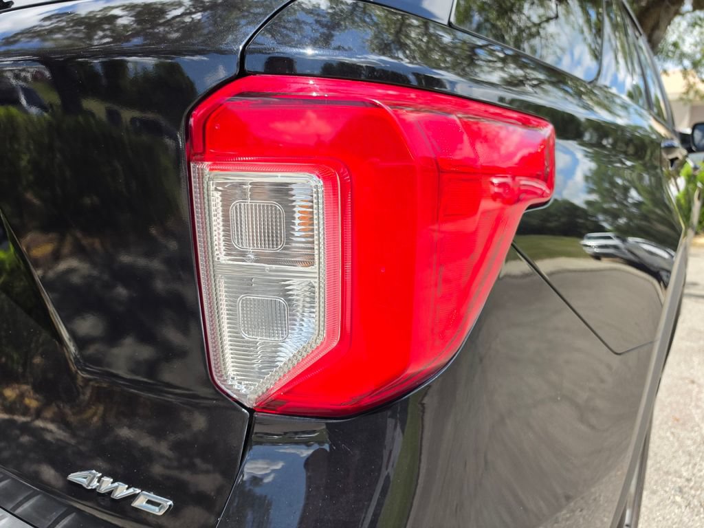 Used 2022 Ford Explorer Limited AWD/4WD image 13