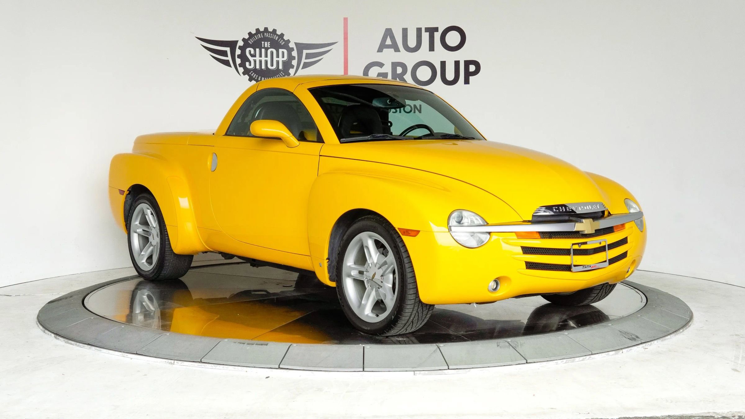 Used 2006 Chevrolet SSR w/ Preferred Equipment Group image 14