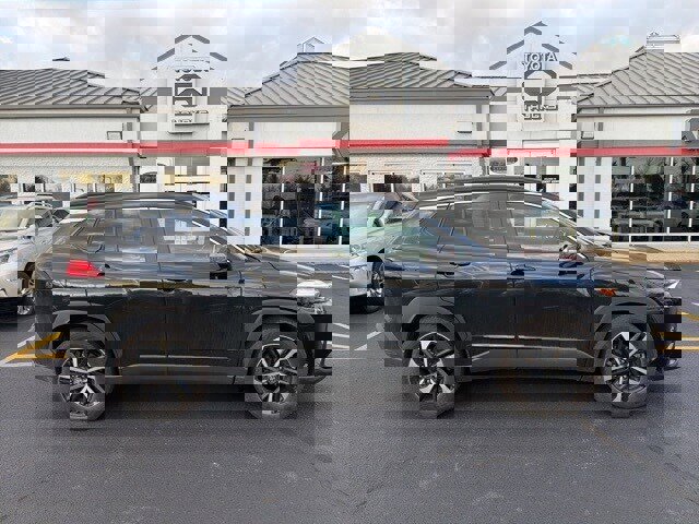 Used 2025 Toyota Corolla Cross AWD Hybrid image 11