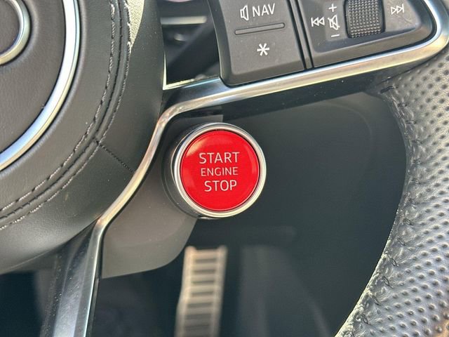 Used 2017 Audi R8 V10 w/ Carbon Exterior Package image 16