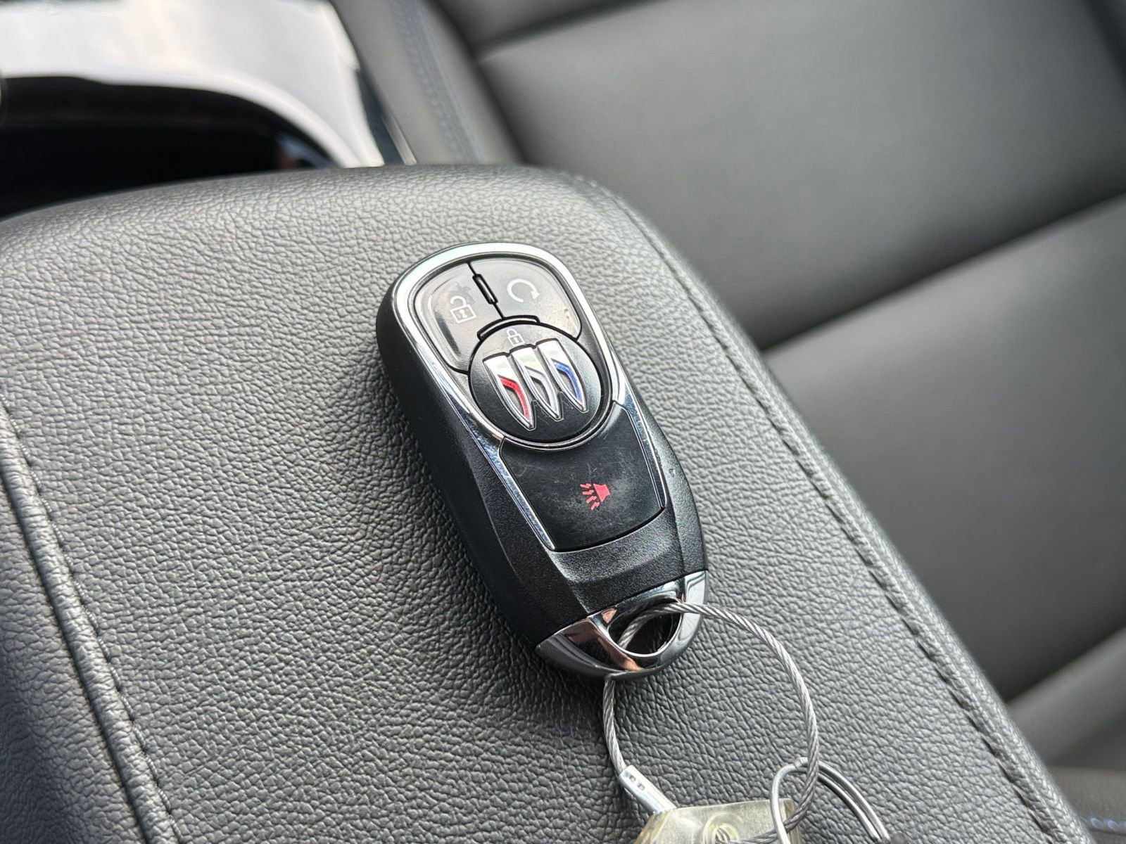 Used 2025 Buick Envista Sport Touring image 22