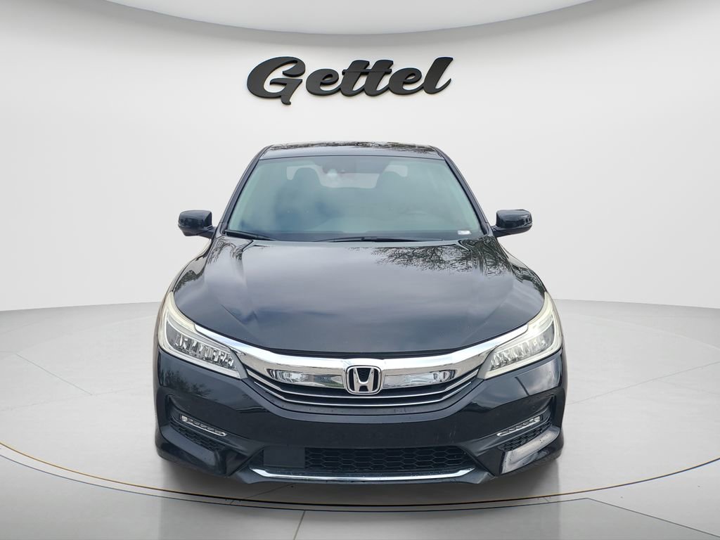 Used 2017 Honda Accord Touring image 8