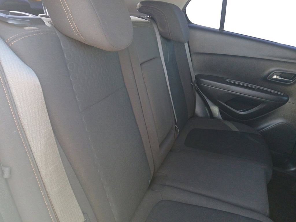 Used 2017 Chevrolet Trax LS image 17