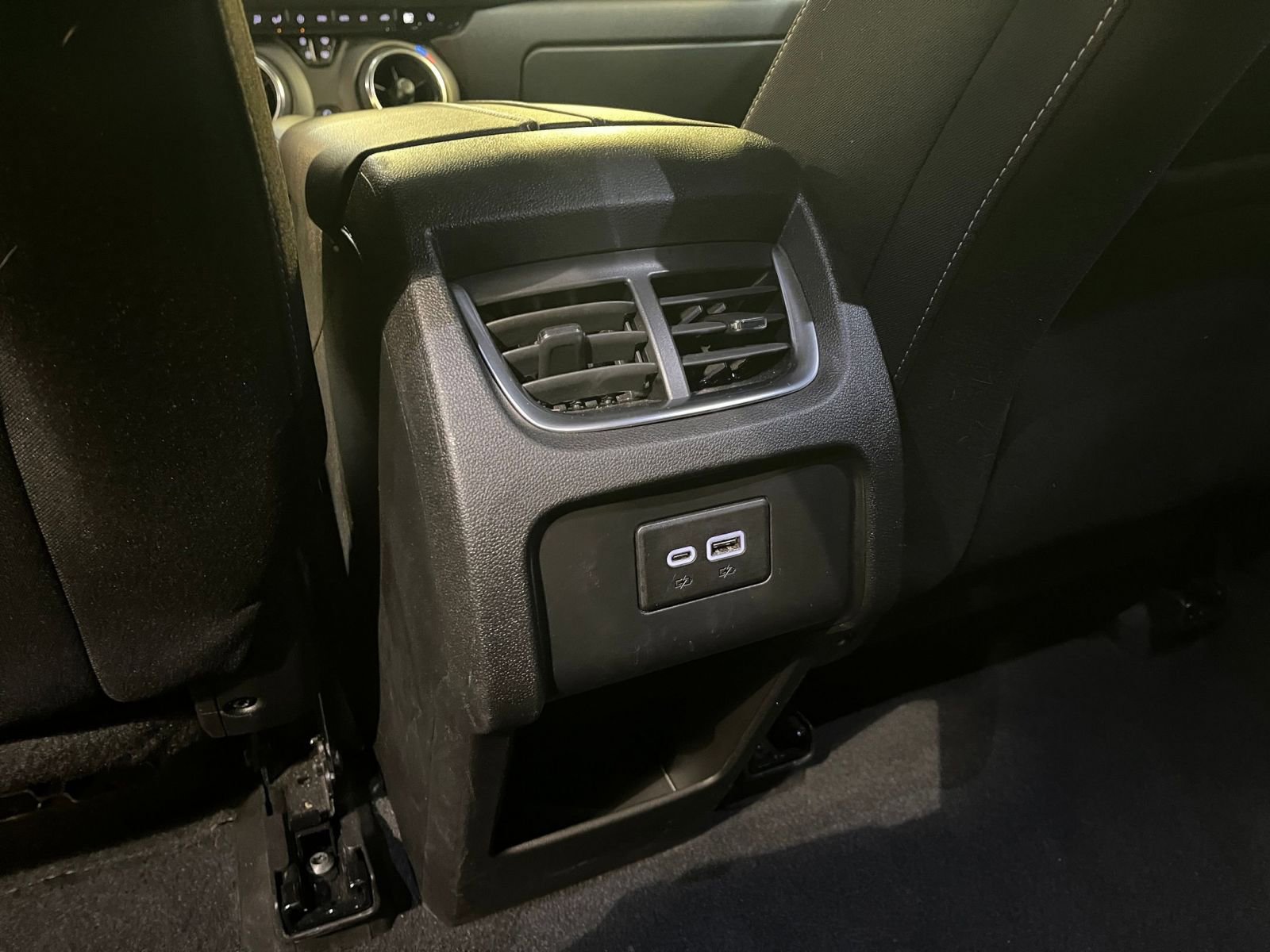 Used 2025 Chevrolet Blazer LT image 24