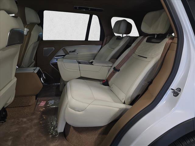 New 2026 Land Rover Range Rover SV AWD/4WD image 16